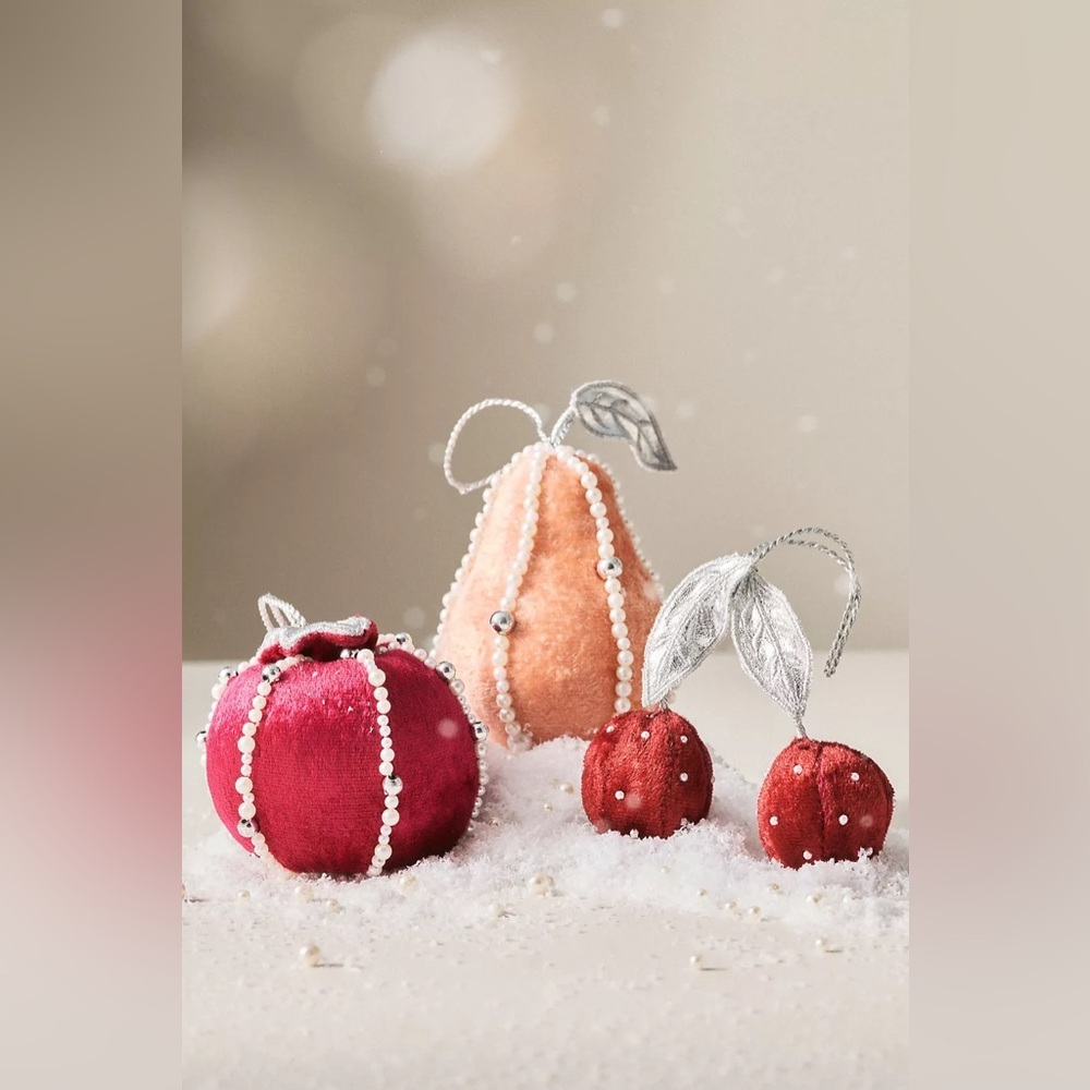 Anthropologie Pear Pearled Velvet Fruit Ornament NWT Light Pink NWT - Picture 2 of 3